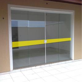 Adesivo anti-trombada - vidro - vitrine Adesivo vinil Personalizado Frente colorido, verso branco Laminado Corte Reto 